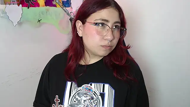 littlee red online show from November 5, 8:03 pm