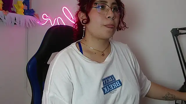 littlee red online show from October 26, 8:26 pm