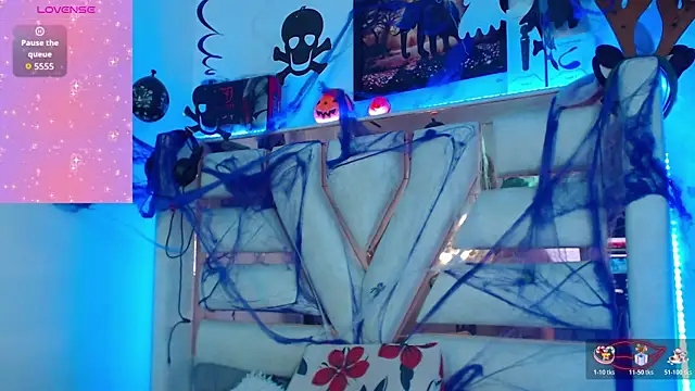 Hanna Plum online show from October 25, 4:20 am