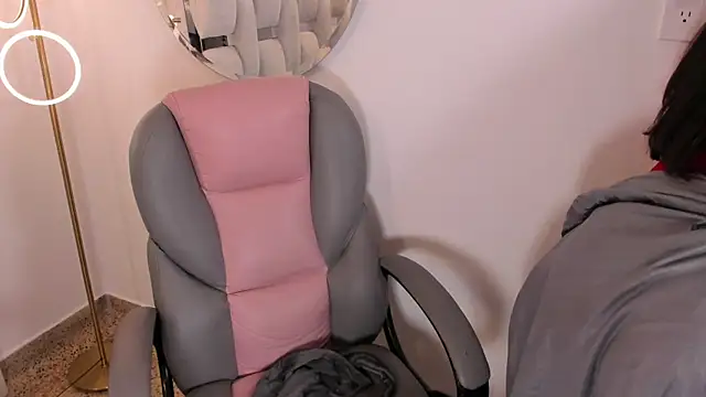 Dakota jhons1 online show from April 16, 9:39 pm