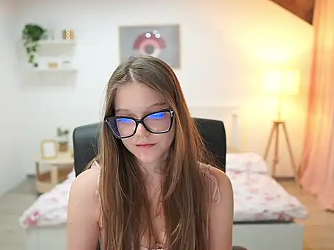 lisa mccoy  online show from October 18, 1:36 pm