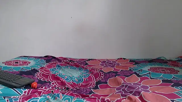 Nikki  uwu online show from December 21, 8:57 pm