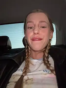 kira mia online show from March 11, 4:09 pm