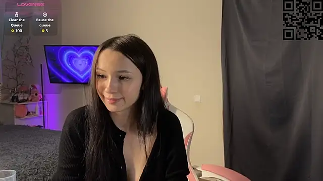 ella simons online show from November 4, 1:54 am