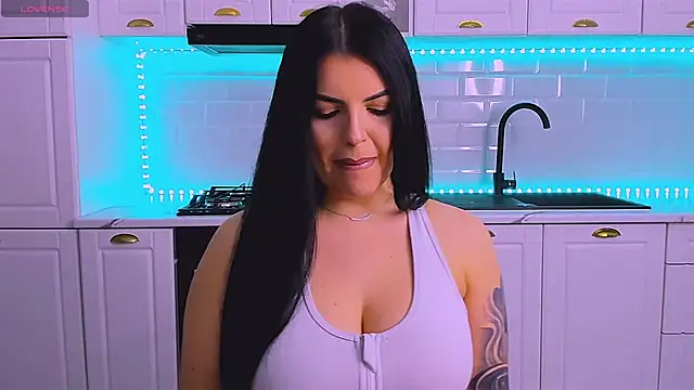 RheaLynn online show from March 19, 9:30 pm