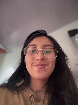 Violeet-Smith online show from March 30, 4:28 pm