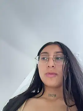 Violeet-Smith online show from February 18, 7:35 pm