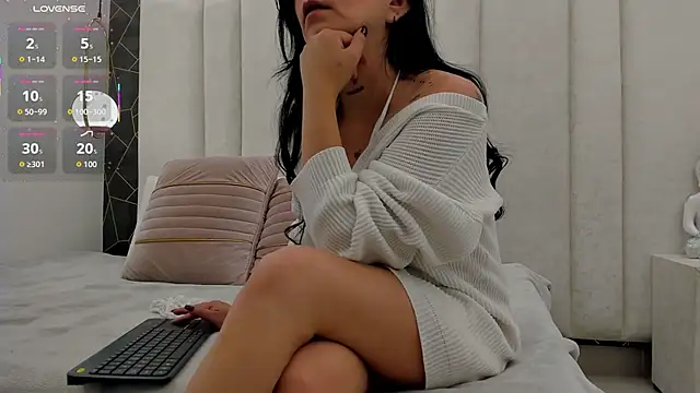 AnnieLove  online show from April 17, 2:30 pm