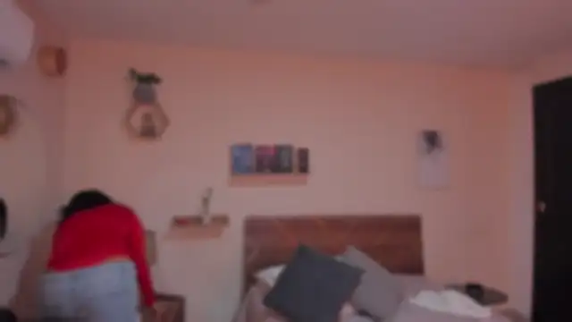 YariRose online show from February 15, 2:16 pm