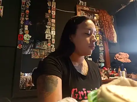 Isis Bathory online show from November 29, 2:32 pm