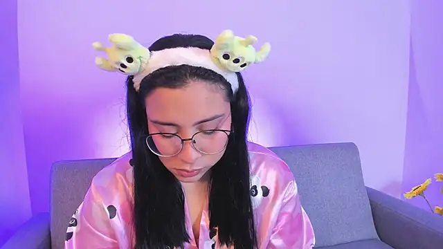 miah storm online show from December 5, 3:39 am