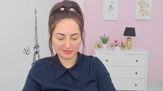 NoraSimons online show from March 11, 8:40 am