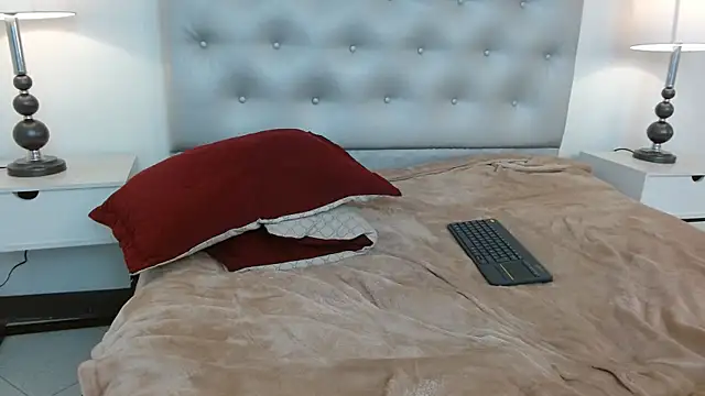 SusanWilliams  online show from January 9, 6:01 pm