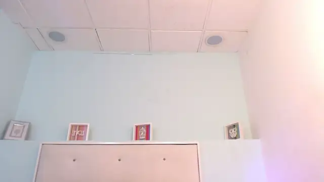 SusanWilliams  online show from February 7, 11:47 am