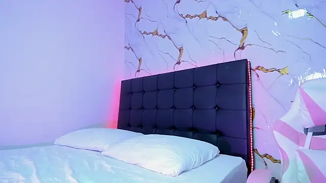 Scarlet DLuce online show from April 9, 9:04 am