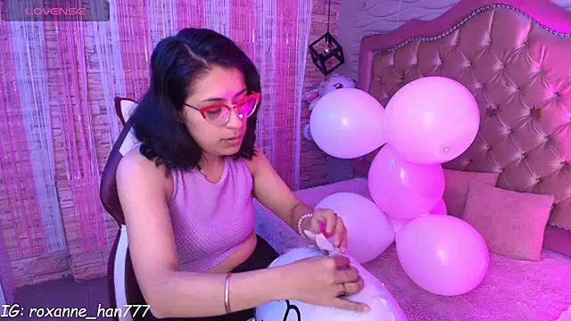 Roxanne Han online show from March 26, 12:40 pm