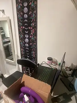 elliepixie online show from October 28, 1:44 am