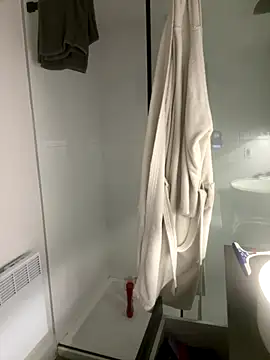 elliepixie online show from November 5, 5:18 pm