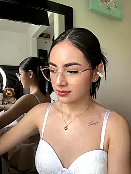 IslaCole online show from October 26, 6:58 pm