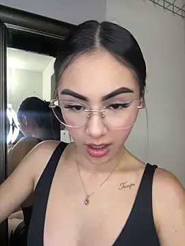 IslaCole online show from March 10, 11:09 pm