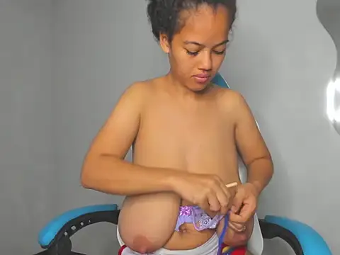 agata18  online show from November 25, 1:46 pm