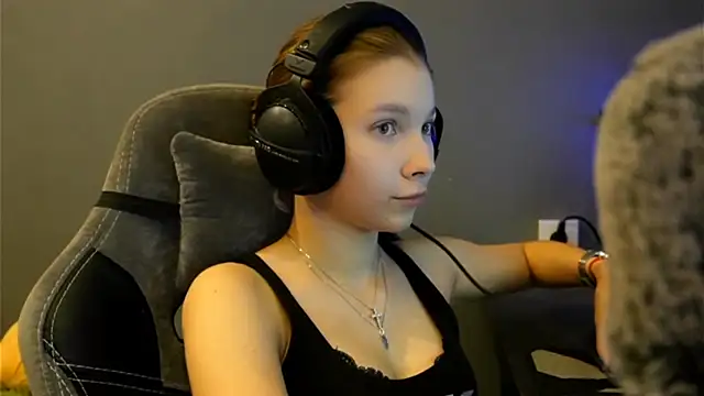 Softixq online show from January 9, 3:05 pm