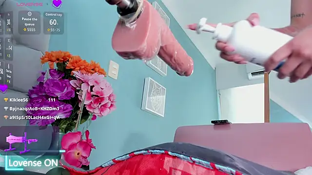 Luna Raay online show from March 31, 6:19 pm