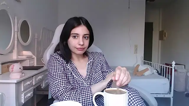 bellefleurrr online show from March 27, 7:10 am