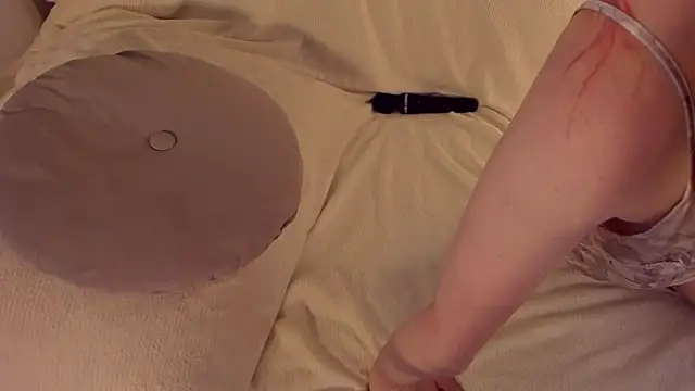 Anna-1ove online show from February 9, 6:37 am