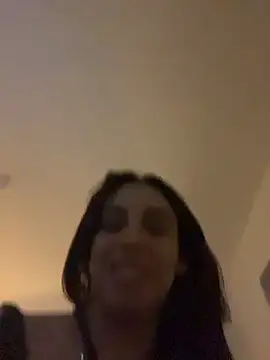 gigi333regi online show from February 13, 9:00 am