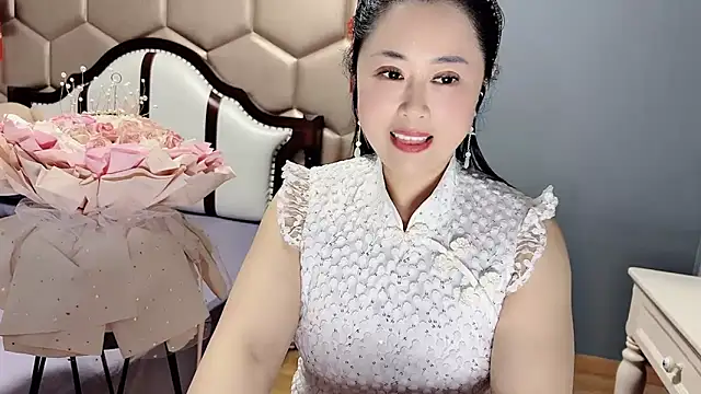 yaoyao22678 online show from April 15, 2:45 am