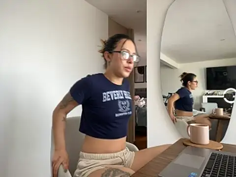 Oceane16  online show from November 8, 8:03 pm