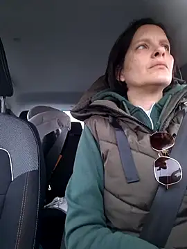 Piediniecollant online show from March 21, 5:29 pm