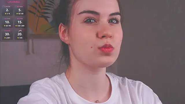 LoreeScialdone online show from November 13, 4:39 pm