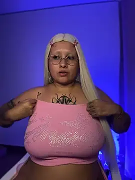 pinkbaddie777 online show from May 10, 3:19 am