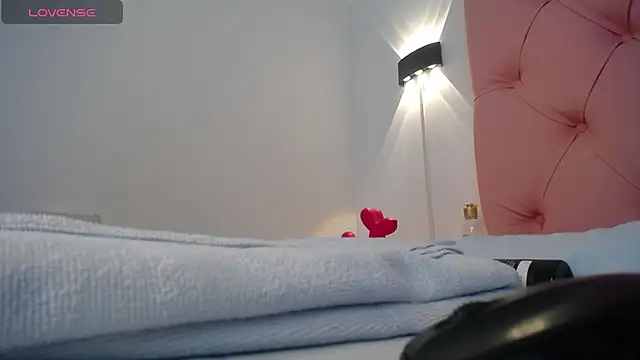 victoria 243 online show from December 4, 7:54 am