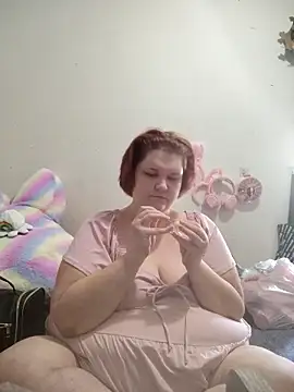 plumpycake420 online show from May 2, 5:38 pm