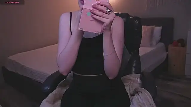 R I N A online show from April 3, 1:14 am