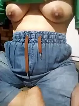 -Hazel-123 online show from January 16, 6:53 am