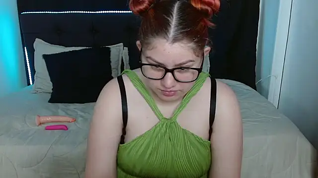 Alexaa xx online show from November 19, 2:00 am