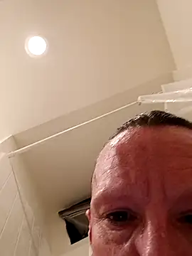 Karebearz1 online show from April 25, 5:10 am