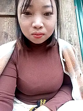 julybe online show from November 16, 8:49 am