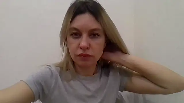 Little Milf 5 online show from November 17, 5:13 pm