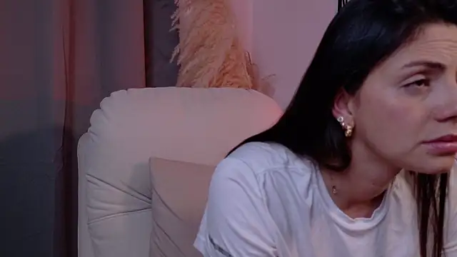 SeleneNova online show from March 31, 8:53 pm