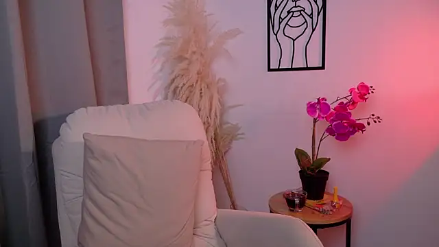 SeleneNova online show from April 10, 4:13 pm