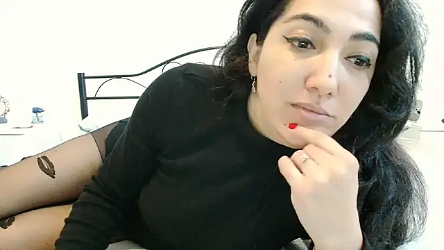 CharmingPearl online show from February 9, 7:43 am