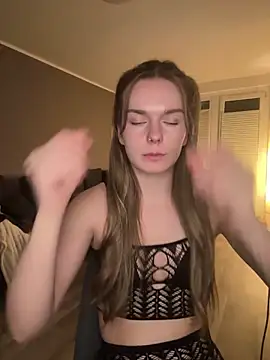 LisaFreierxx online show from February 14, 9:50 pm