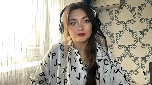 TwotyBright online show from November 6, 8:09 am