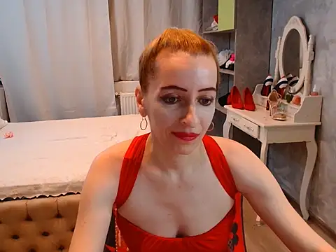 AnneDevrim online show from December 5, 7:52 am