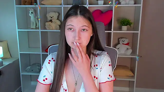 Ella Burns online show from April 21, 2:51 am